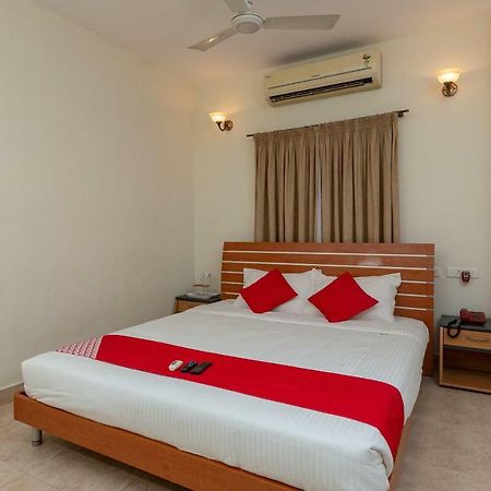 Oyo 23202 Cute Orange Service Apartments 钦奈 外观 照片
