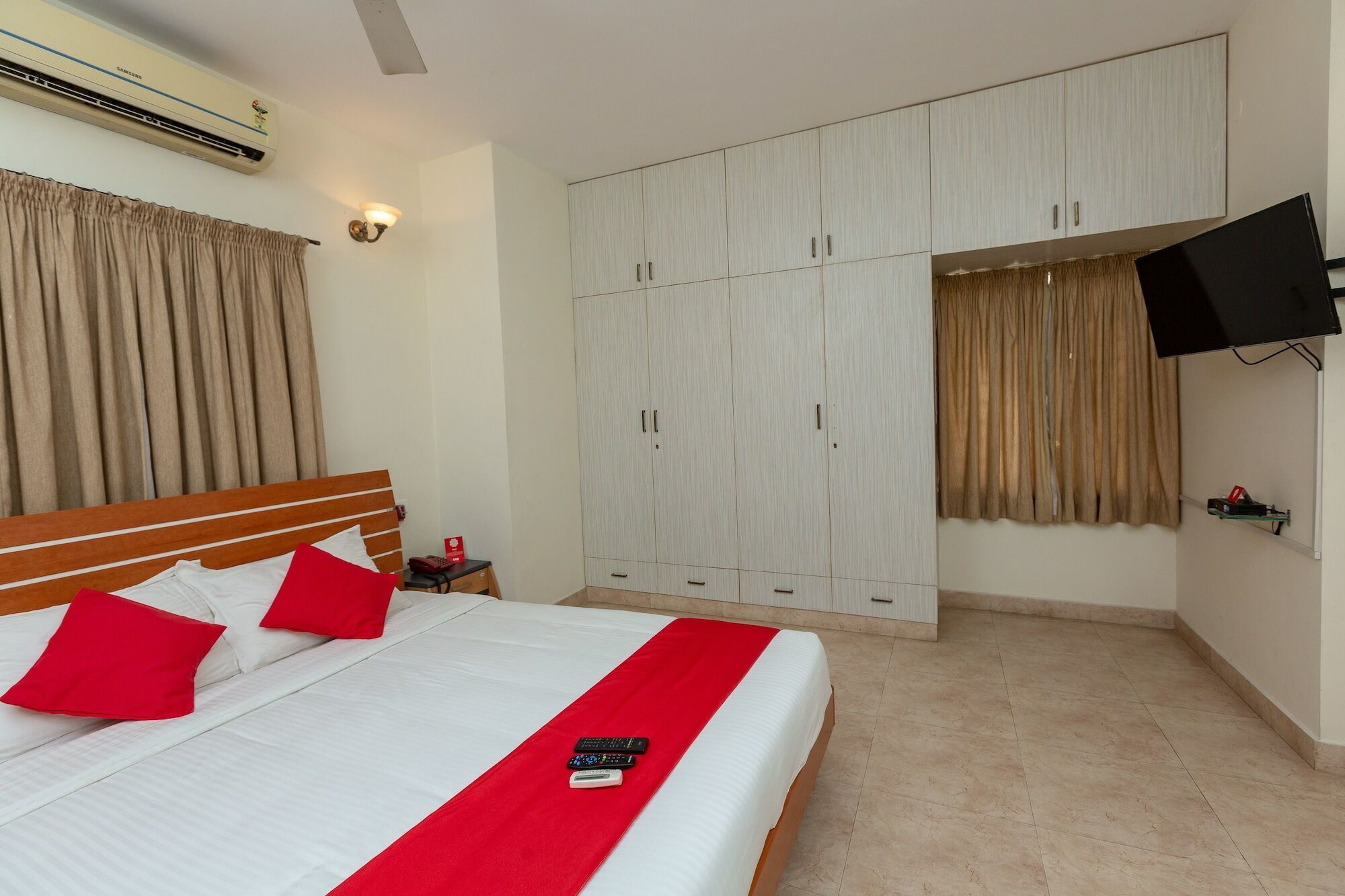 Oyo 23202 Cute Orange Service Apartments 钦奈 外观 照片